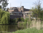 Gebouw Telefoondienst vanuit Park Frankendael: nog in originele staat.
              <br/>
              Corrie Groen- Pickhard, 2015-05-08